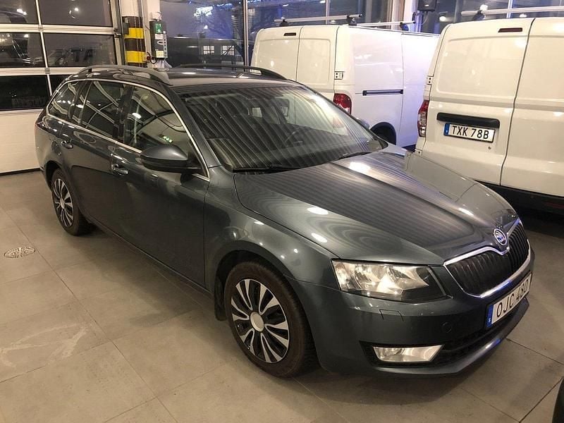 Grå Begagnad 2016 Skoda Octavia G-TEC Ambition Kombi | 79 500 kr (Marknadspris) - Bild 1/1
