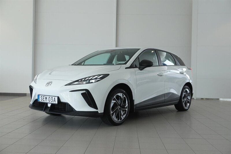 Vit Begagnad 2023 MG MG4 EV Halvkombi | 239 900 kr (Superpris) - Bild 1/4