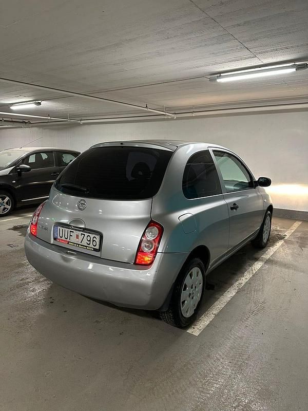 Begagnad Nissan Micra 65 HK (47 kW) 2004 Halvkombi