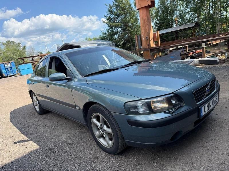 Grön Begagnad 2004 Volvo S60 Sedan | 20 000 kr (Bra pris) - Bild 1/4