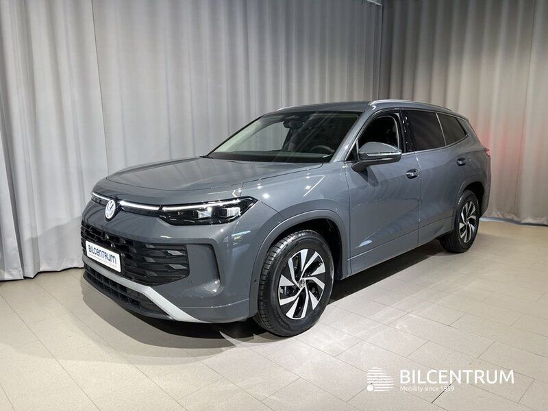 Grå Ny 2025 VW Tayron Life SUV | 465 300 kr (Marknadspris) - Bild 1/4