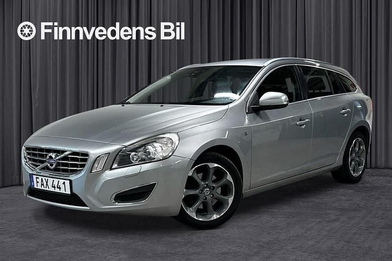 Silver Begagnad 2012 Volvo V60 Ocean Race Kombi | 113 000 kr (Bra pris) - Bild 1/4