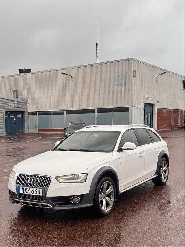 Vit Begagnad 2013 Audi A4 Allroad Sport Kombi | 129 900 kr (Dyr) - Bild 1/4