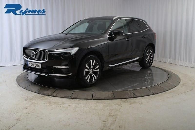 Svart Begagnad 2023 Volvo XC60 Core SUV | 358 900 kr (Superpris) - Bild 1/4