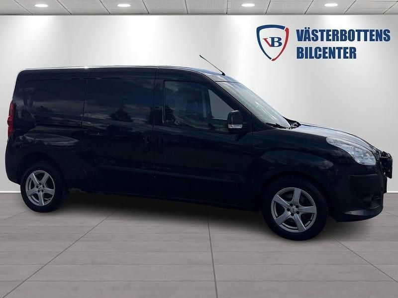 Begagnad Fiat Doblò 90 HK (66 kW) 2012 Svart Minibuss