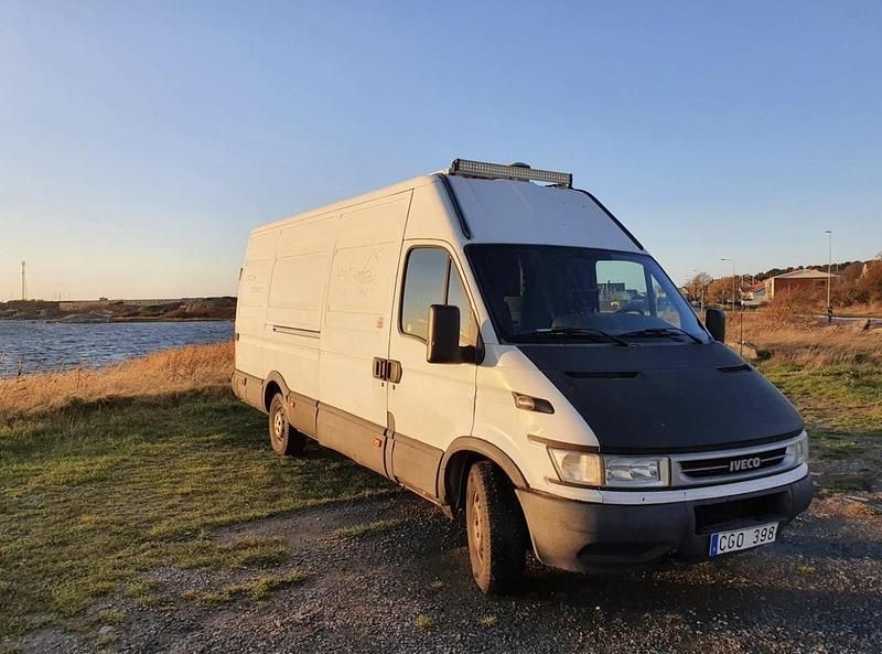 Vit Begagnad 2005 Iveco Daily | 82 000 kr (Dyr) - Bild 1/4