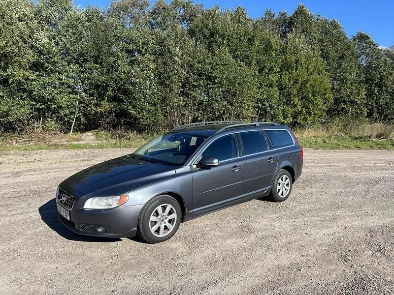 Grå Begagnad 2012 Volvo V70 Momentum Kombi | 57 000 kr (Bra pris) - Bild 1/4