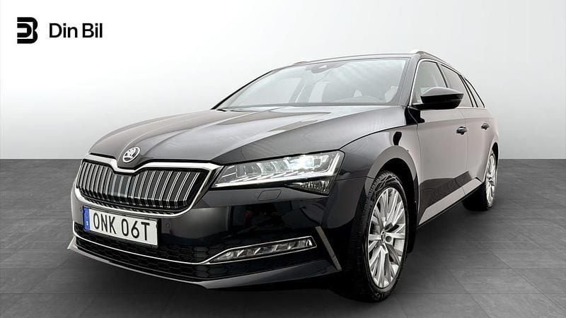 Svart Begagnad 2024 Skoda Superb Business Line Kombi | 414 900 kr (Lite dyr) - Bild 1/4