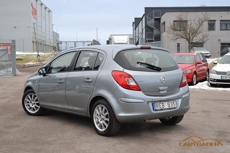 Begagnad Opel Corsa Enjoy 86 HK (63 kW) 2012 Grå Halvkombi