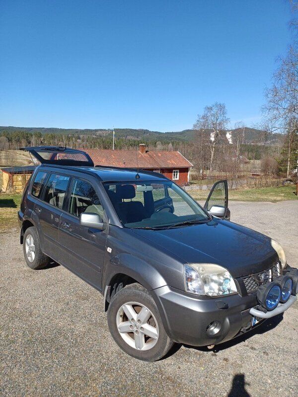 Grå Begagnad 2007 Nissan X-Trail SUV | 20 000 kr - Bild 1/4