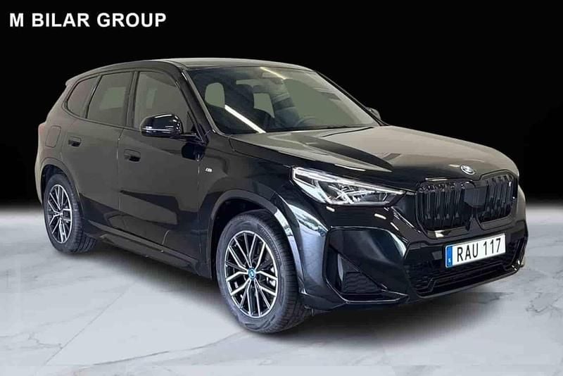 Svart Begagnad 2024 BMW iX1 SUV | 499 000 kr (Dyr) - Bild 1/1