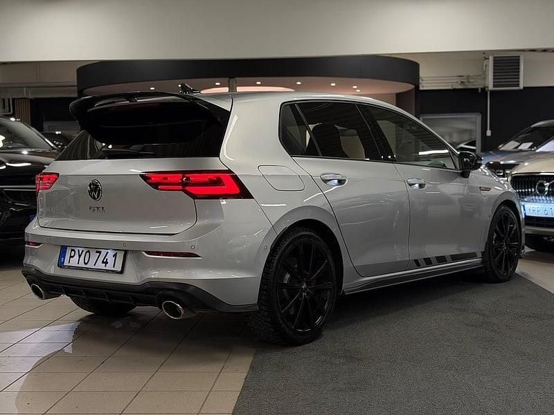 Begagnad VW Golf VIII GTI Clubsport 301 HK (221 kW) 2022 Silver Halvkombi