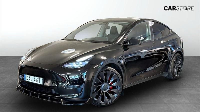 Svart Begagnad 2022 Tesla Model Y Performance SUV | 419 900 kr - Bild 1/4