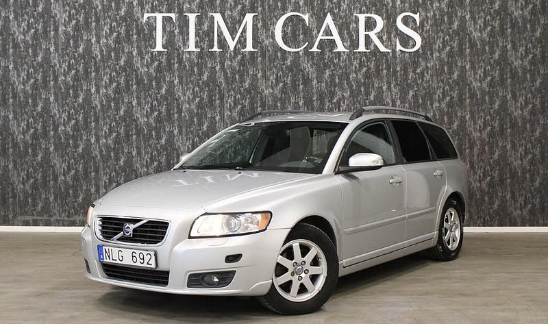 Ljusgrå Begagnad 2009 Volvo V50 Momentum Kombi | 37 999 kr (Marknadspris) - Bild 1/4