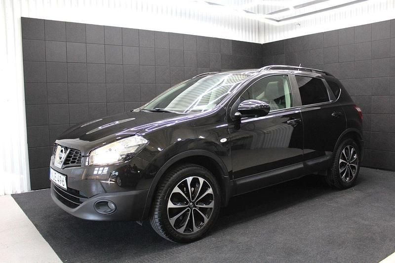 Svart Begagnad 2013 Nissan Qashqai 360º SUV | 89 000 kr (Marknadspris) - Bild 1/4