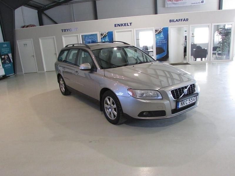 Begagnad Volvo V70 163 HK (119 kW) 2008 Ljusbrun Kombi