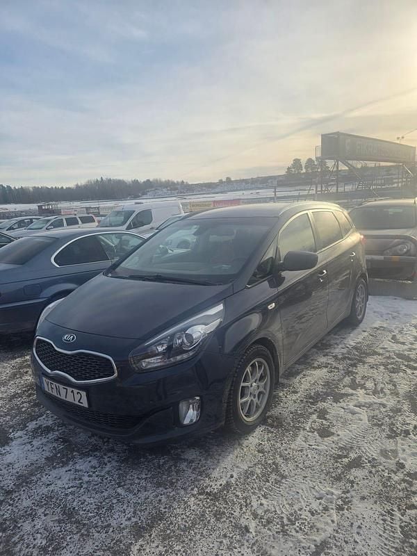 Begagnad Kia Carens 141 HK (103 kW) 2016 Minibuss