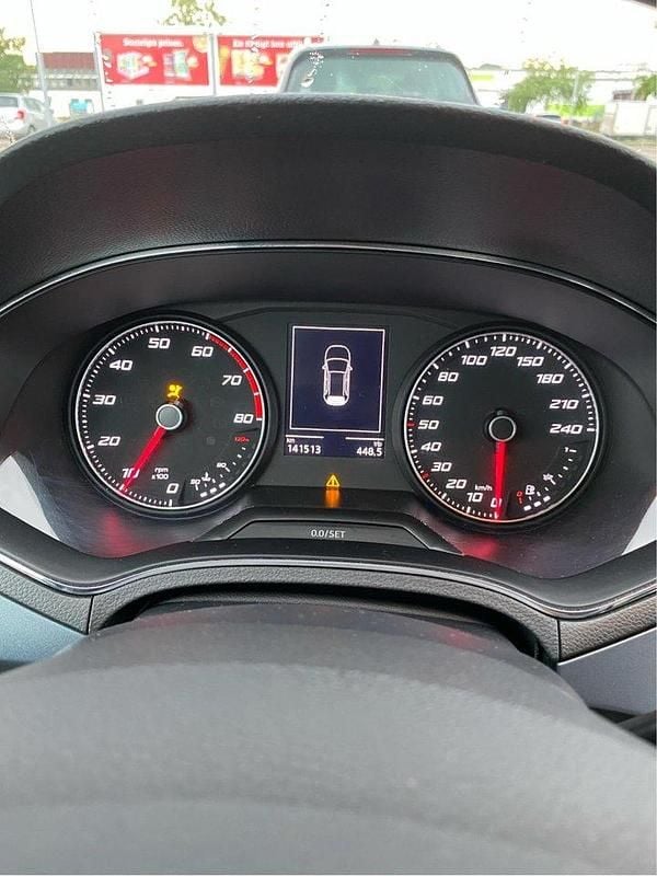 Blå Begagnad 2014 Kia Rio Halvkombi | 59 000 kr (Bra pris) - Bild 1/4