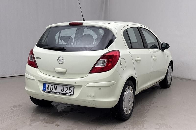 Begagnad Opel Corsa Enjoy 100 HK (73 kW) 2013 Vit Halvkombi