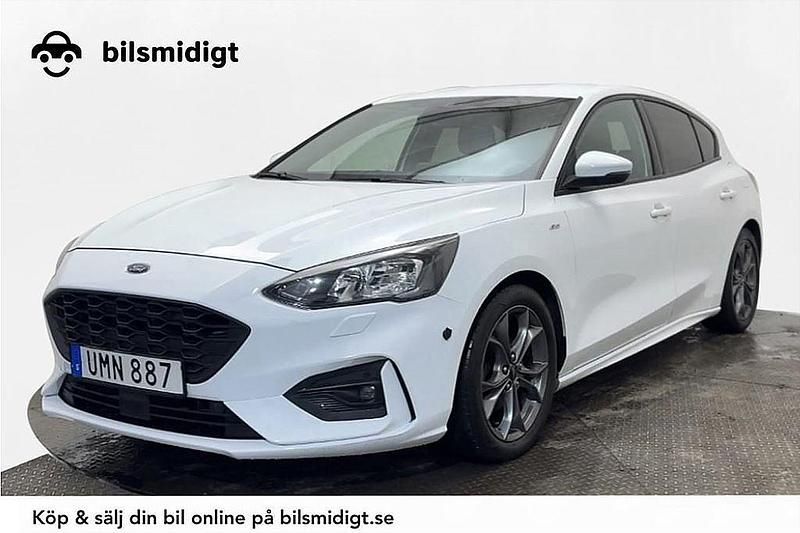 Begagnad Ford Focus ST-Line 125 HK (91 kW) 2021 Vit Halvkombi