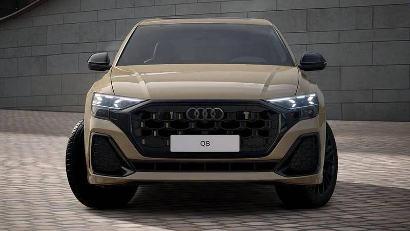 Begagnad Audi Q8 286 HK (210 kW) 2024 Sakhirguld metallic SUV