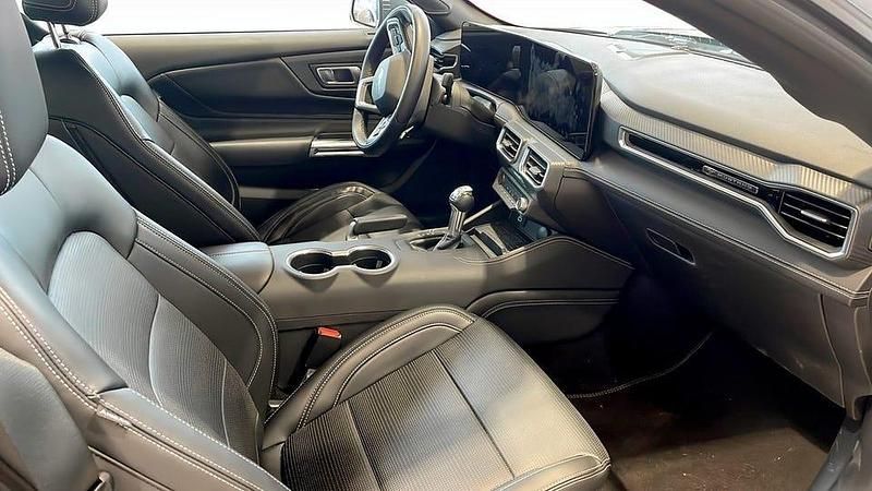 Begagnad Ford Mustang GT Fastback 446 HK (328 kW) 2024 Grå