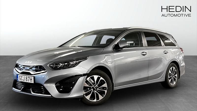 Grå (grey) Begagnad 2022 Kia Ceed Sportswagon Advance Kombi | 239 900 kr (Marknadspris) - Bild 1/4