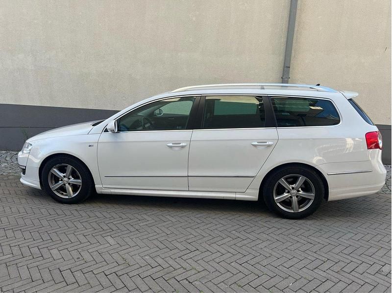 Vit Begagnad 2010 VW Passat Sportline Kombi | 69 000 kr (Dyr) - Bild 1/4
