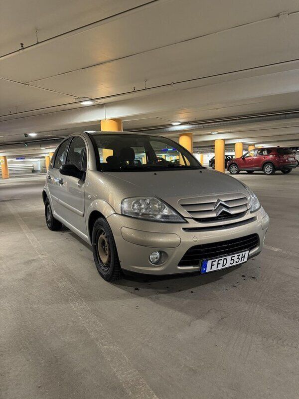Brun Begagnad 2008 Citroën C3 Halvkombi | 15 000 kr (Marknadspris) - Bild 1/4