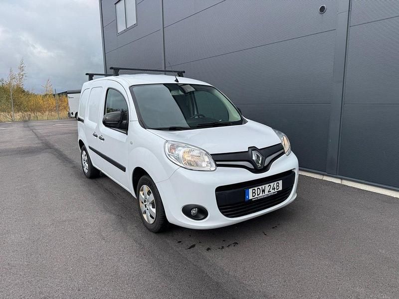 Vit Begagnad 2021 Renault Kangoo Minibuss | 99 900 kr (Marknadspris) - Bild 1/4