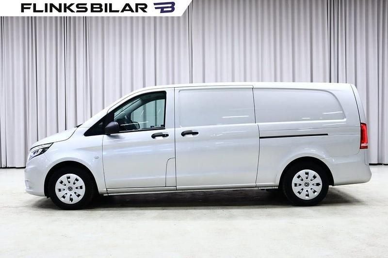 Silver metallic Begagnad 2021 Mercedes Vito Van | 318 750 kr (Lite dyr) - Bild 1/4