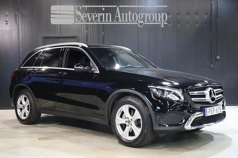 Svart Begagnad 2017 Mercedes GLC220 SUV | 199 000 kr (Lite dyr) - Bild 1/4