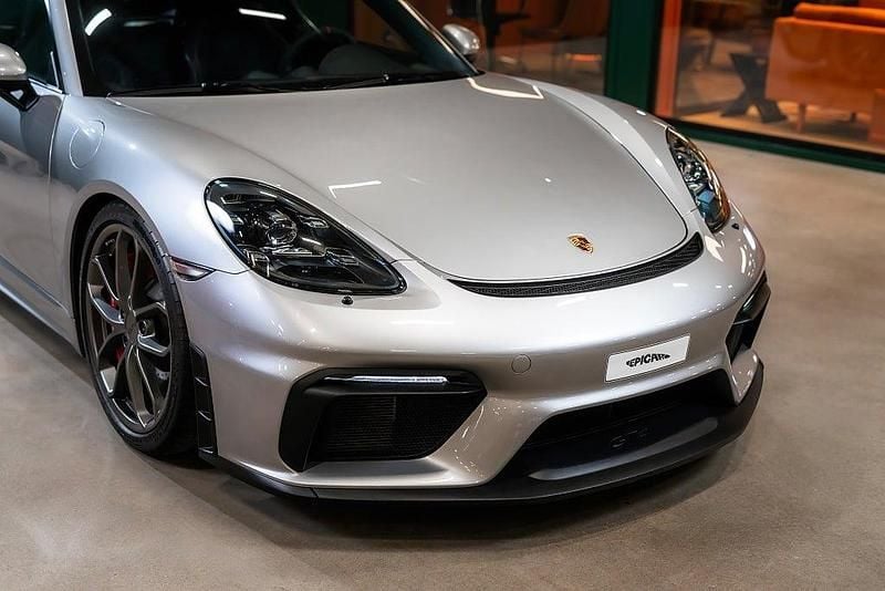 Begagnad Porsche 718 Cayman GT4 420 HK (308 kW) 2020 Silver Sportkupé