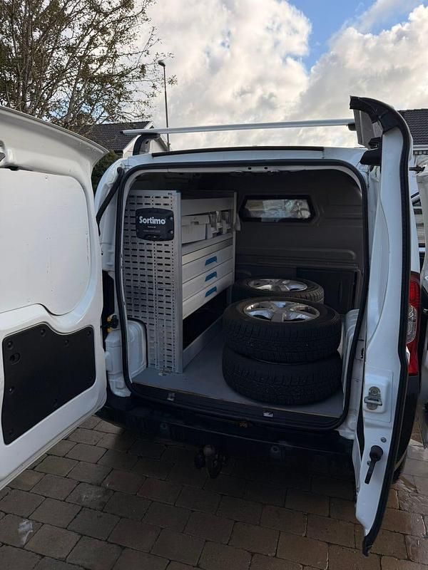 Begagnad Citroën Nemo 75 HK (55 kW) 2012 Minibuss