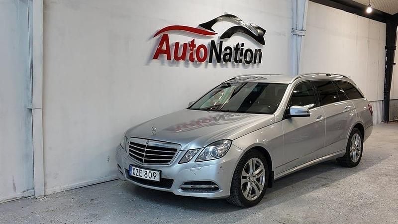 Silver Begagnad 2013 Mercedes E300 Avantgarde | 89 900 kr - Bild 1/4
