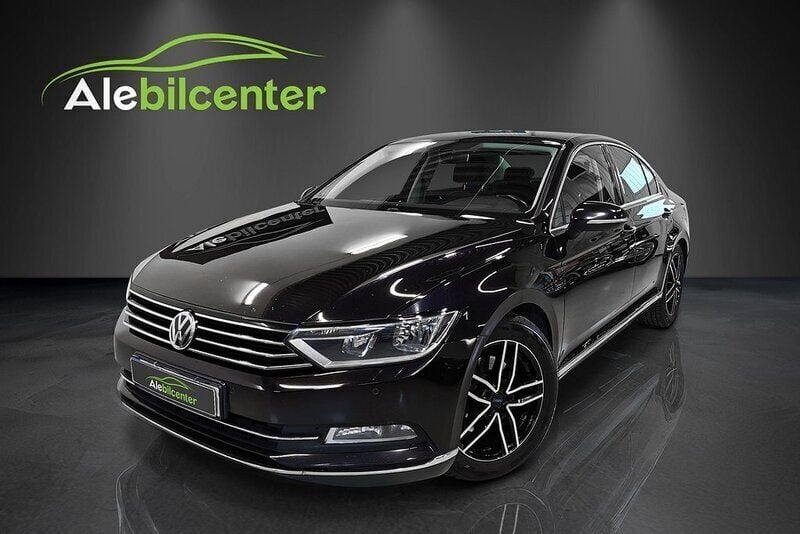 Svart Begagnad 2015 VW Passat GT Sedan | 119 900 kr (Marknadspris) - Bild 1/4