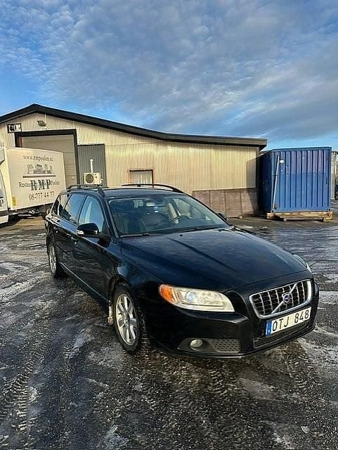 Svart Begagnad 2009 Volvo V70 Momentum Kombi | 20 900 kr (Bra pris) - Bild 1/4