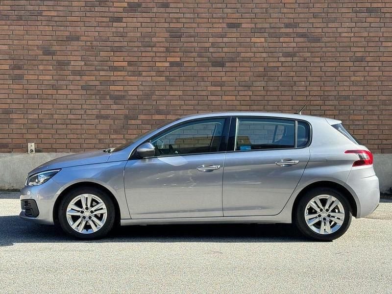 Begagnad Peugeot 308 Active 120 HK (88 kW) 2017 Grå Halvkombi