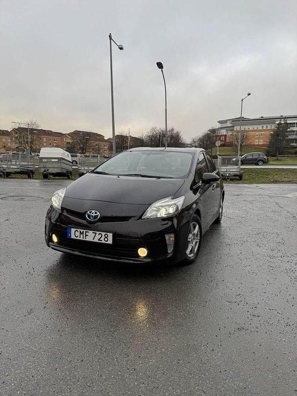 Begagnad 2014 Toyota Prius Halvkombi | 114 000 kr (Bra pris) - Bild 1/4