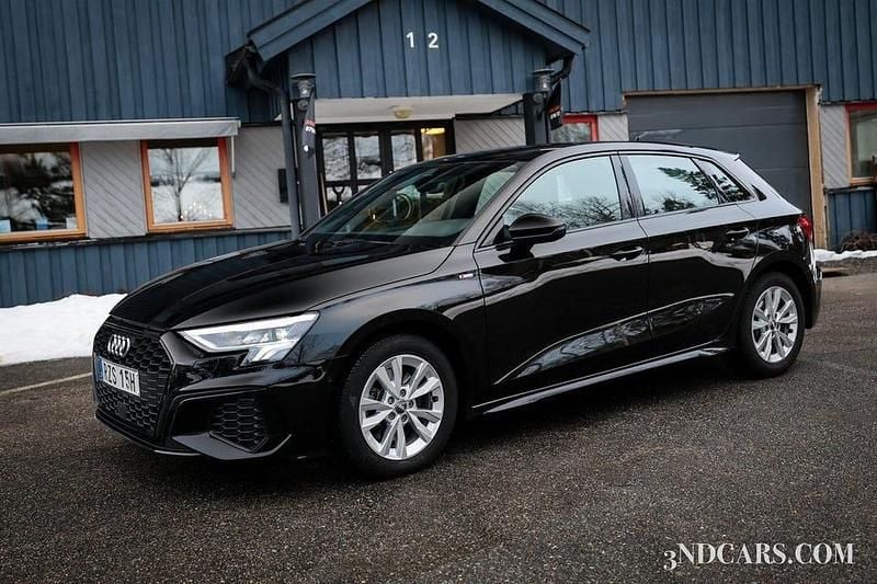Begagnad Audi A3 S-Line 150 HK (110 kW) 2021 Svart