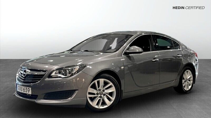 Grå (grey) Begagnad 2017 Opel Insignia Business Halvkombi | 144 900 kr (Marknadspris) - Bild 1/4