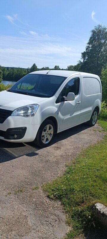 Vit Begagnad 2016 Peugeot Partner Minibuss | 55 000 kr (Marknadspris) - Bild 1/2