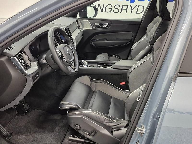 Begagnad Volvo XC60 Ultimate 310 HK (228 kW) 2023 Thunder grey metallic SUV