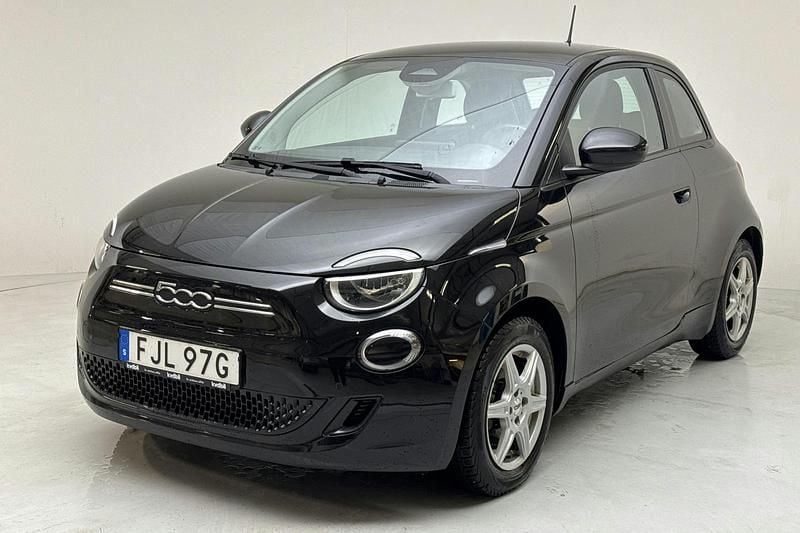 Svart Begagnad 2021 Fiat 500e | 139 000 kr (Marknadspris) - Bild 1/4