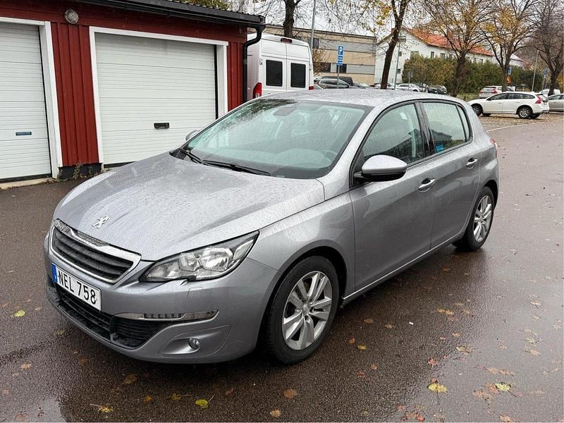 Grå Begagnad 2017 Peugeot 308 Active Halvkombi | 105 000 kr (Bra pris) - Bild 1/4