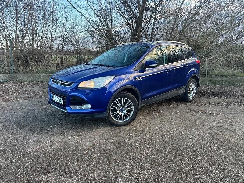 Blå Begagnad 2014 Ford Kuga Titanium SUV | 107 500 kr (Marknadspris) - Bild 1/4