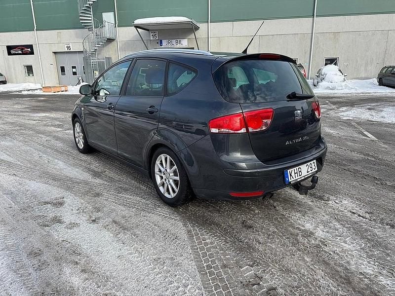 Begagnad Seat Altea XL 125 HK (91 kW) 2009 Grå Minibuss