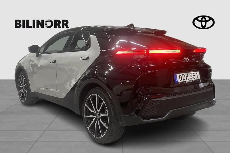 Begagnad Toyota C-HR Edition 151 HK (111 kW) 2024 Silver SUV