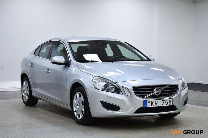 Begagnad Volvo S60 Summum 164 HK (120 kW) 2011 Ljusgrå (grå) Sedan