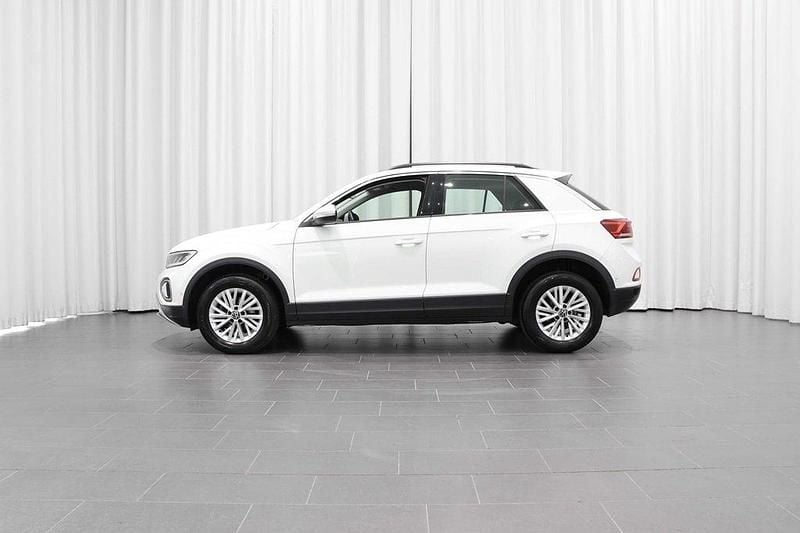 Begagnad VW T-Roc 110 HK (80 kW) 2023 Vit (pure white) SUV